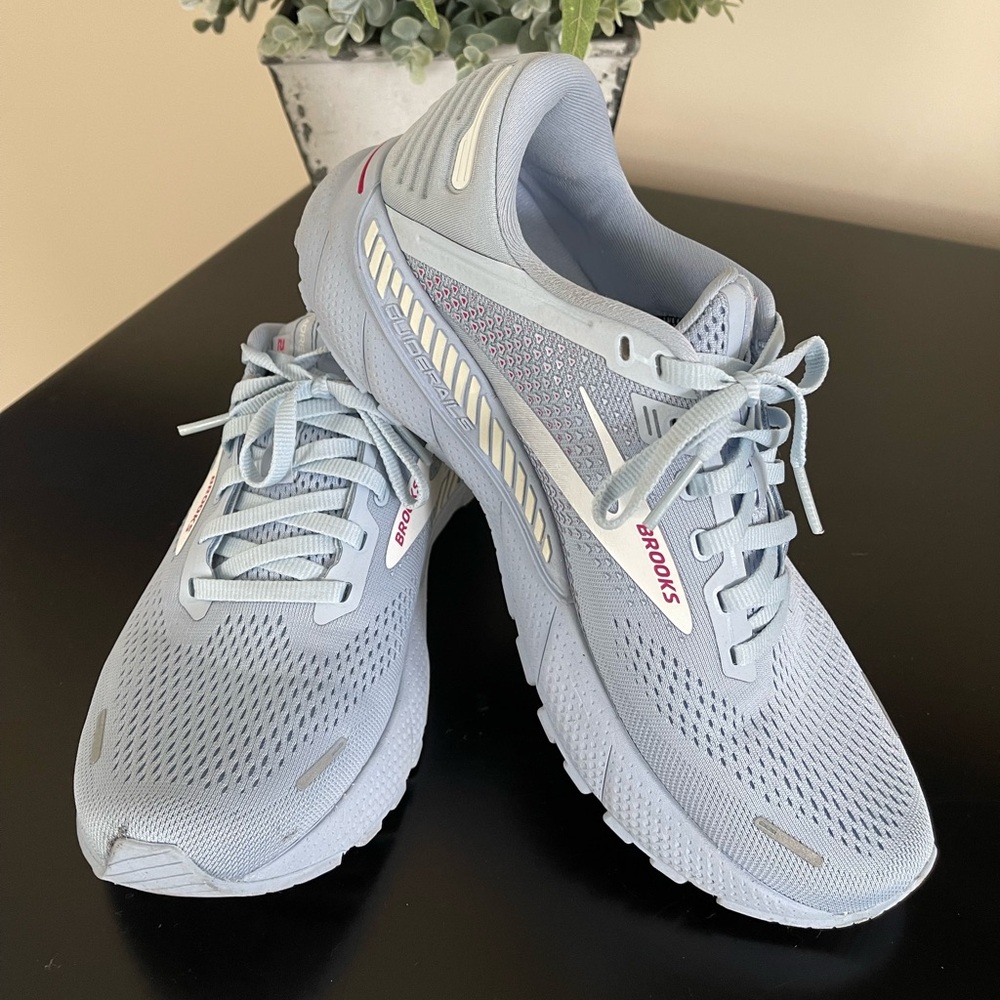 Brooks Blue Athletic Shoes Lightweight Mesh Upper